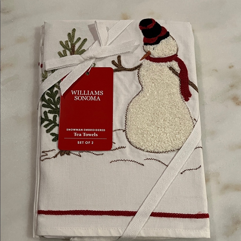 NWT Williams Sonoma Festive Snowman Tea Towels - Picture 1 of 4